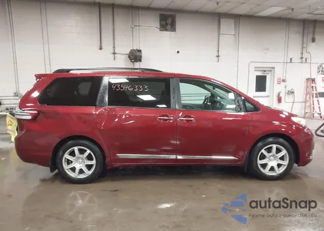 2015 Toyota Sienna Xle 7 Passenger z USA, uszkodzony, nr VIN 5TDDK3DC7FS103648